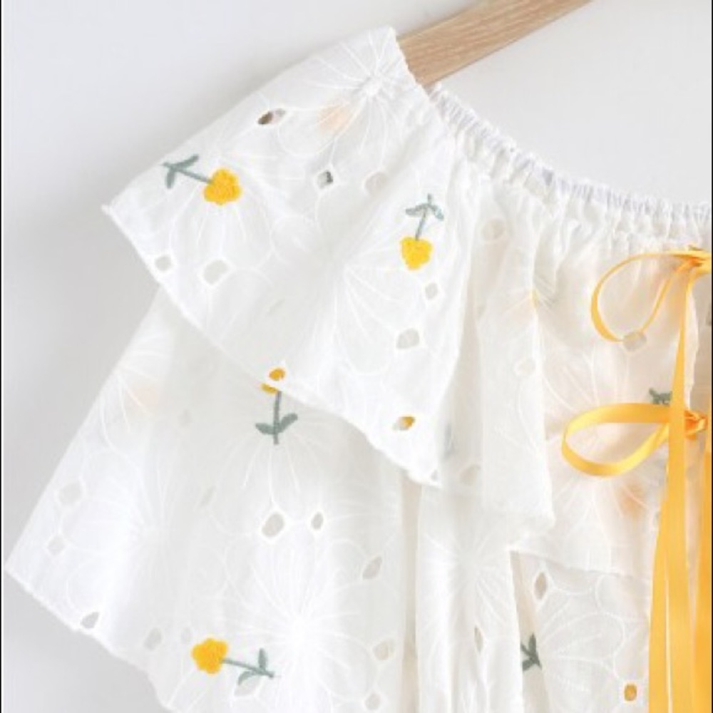 Embroidered Eyelet White Ruffle Ribbon-Tie Top - Picture 2 of 7